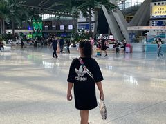 -茶理宜世(广州南站（站内）3楼B17检票口店)
