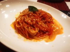 经典意大利细面配蒜味番茄酱-WOLFGANG PUCK KITCHEN & BAR(迪士尼小镇店)