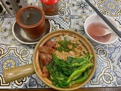 咸尤肉饼腊肠煲仔饭-波记美食煲仔饭蒸饭(客村店)