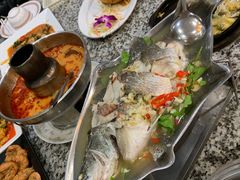 -光海鲜鱼翅餐厅(叻差拉披色路店)