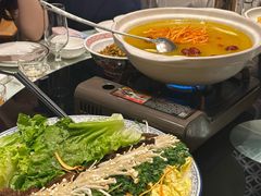 -帅巴人舅母子腊蹄民俗村
