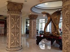 二号楼门口-月亮河温泉度假酒店