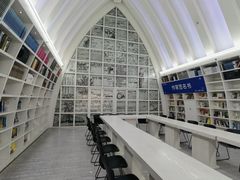 -钟书阁(松江泰晤士小镇店)