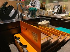 -星巴克臻选(南京金茂览秀城店)