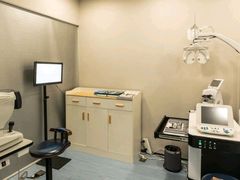 -无奔眼镜·蔡司·依视路授权店(朝阳大悦城店)