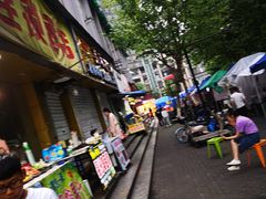 -吴山路夜市