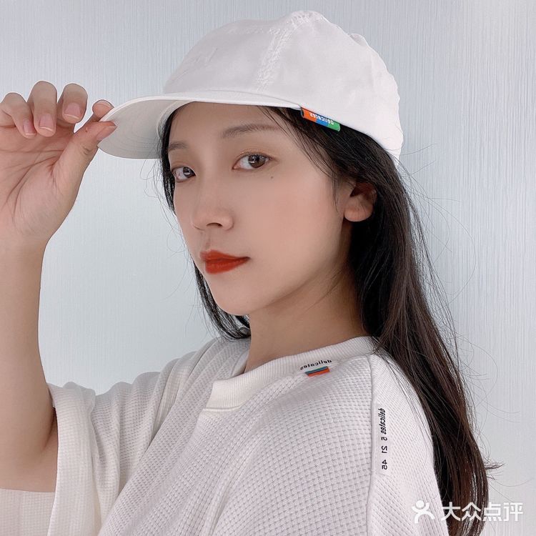 专注白T的delicates在成都太古里开业啦