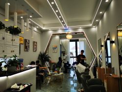 -V8潮牌·接发烫染连锁