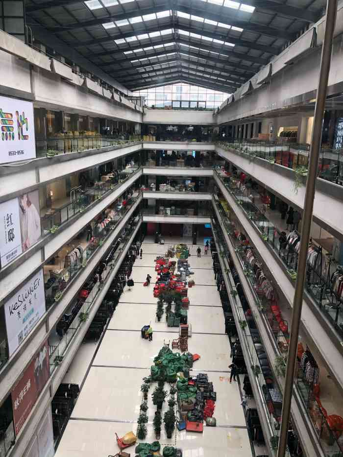 国贸名品港北门-"濮院毛衫中心哇,针织衫羊毛衫呢面衣,可以.