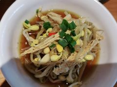 -诚铭记·虾仁汤包·成都小吃(融创店)