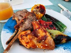 -亚龙湾希尔顿自助餐厅·海鲜·烧烤·沙滩BBQ·现场乐队