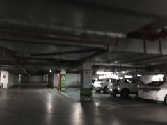 -正大乐城-停车场