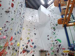 -山之巅攀岩馆(太古城店)