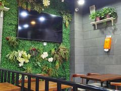 -愉肴麻辣香锅(中山路店)