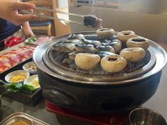 -围炉肉舍•炭烤活鳗•丹东海鲜烤肉(步行街店)