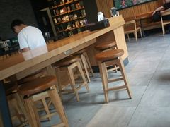 大堂-星巴克(苏州昆山花桥游站店)