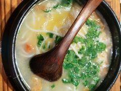 蒙自过桥米线-麦麦山云南菜(复地活力城店)