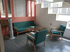 -喵屿·大理花园猫咖