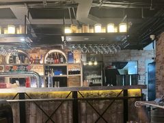 -麦凯伦烧烤·精酿超级工厂店(金桥总店)