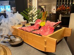 -铭牛烧肉·和牛海鲜自助(高新月牙湖店)