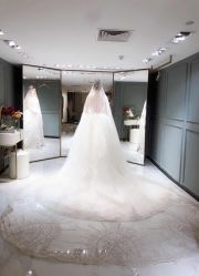 点击看大图 -GRACE KELLY婚纱与礼服(北京店)