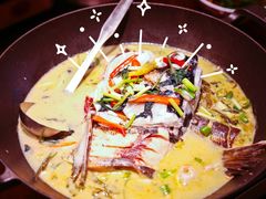煎香酸菜半边鱼-渔悦潇湘·酸菜煮鱼(岳麓山店)
