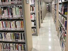 -上海市静安区图书馆(新闸路馆)