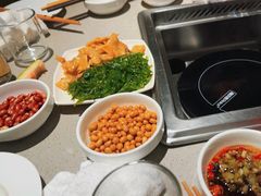 -海底捞火锅(新松江路生日主题店)