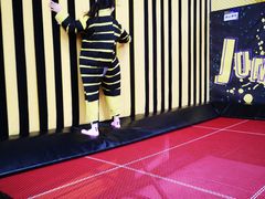 -爱蹦iBOON蹦床运动馆(江汉店)