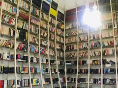 -钟书阁(松江泰晤士小镇店)