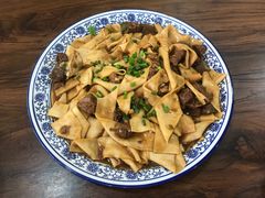 -壹阁胡羊焖饼(特色小吃街店)