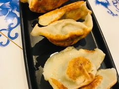 茴香猪肉煎饺-东方饺子王(新奥购物中心店)