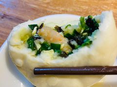 鲜虾韭菜三鲜包-草包包子铺(宽厚里店)