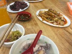 -雷祖芳老妈蹄花店