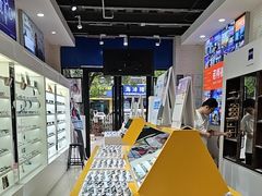 -诺柯视眼镜-蔡司依视路官方工厂店(淞南一店)