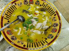 酸汤鱼-川渝美食·烤鱼(背阴胡同店)