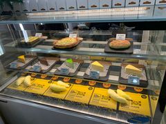 面包甜点陈列柜-猫王榴莲世家(三里屯SOHO商场店)
