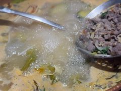 -洱火云南酸菜牛肉火锅(石景山当代商城店)