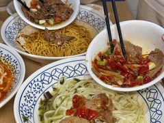 -李与白包子铺(桐梓林店)