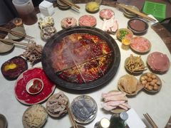 -渝嘴小老弟老火锅(华新村店)