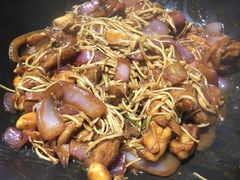 -胡须佬鸡煲四季火锅店(石厦西村直营店)