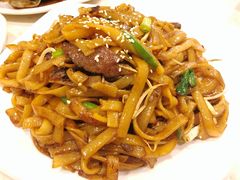 干炒牛河-吉源大排档·鱼生·海鲜(烧烤彩印厂店)