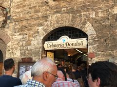 -Gelateria Dondoli