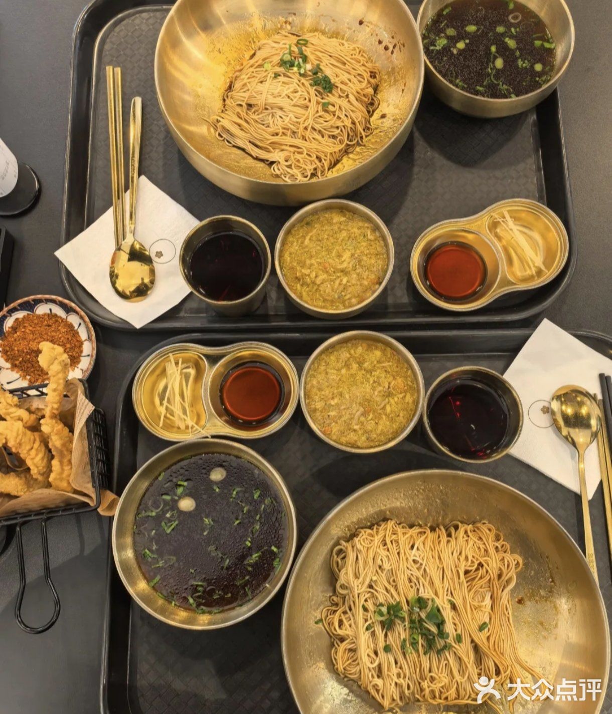 在嘉定新城挖到一家蟹粉拌面刺客，吃完直接封神！