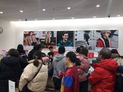 -优衣库(郑州丹尼斯大卫城店)