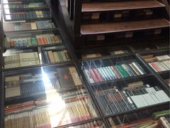 -钟书阁(松江泰晤士小镇店)