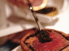 惠灵顿牛排-弦月窗LUNETTE BY AMANDA(复兴路店)