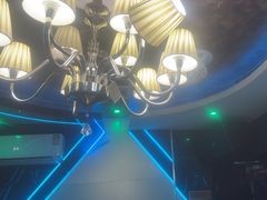 -路边边地标烧烤·川菜·小龙虾·音乐酒馆(良乡长虹店)