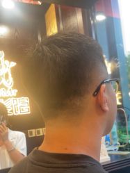 -东方先生国潮男士理发馆