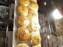 鲜肉月饼-夏阳湖皇冠假日酒店-自助餐厅